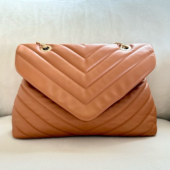 *Chevron quilted flap bag - Picture 5 of 11